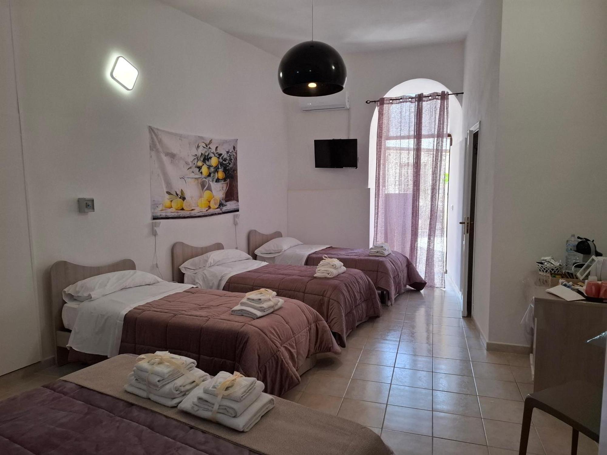 B&B Le Lumie "Il Cortiletto Del Centro" Agrigento Kültér fotó